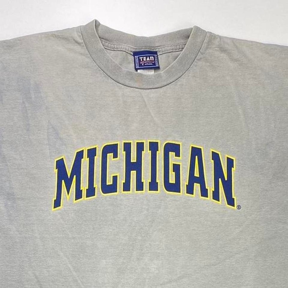 Vintage Michigan Wolverines college shirt